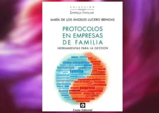 Presentando mi libro 'Protocolo de Empresas Familiares', una guía invaluable para la planificación estratégica que impulsa la gobernabilidad y gestión en estos negocios tan especiales.